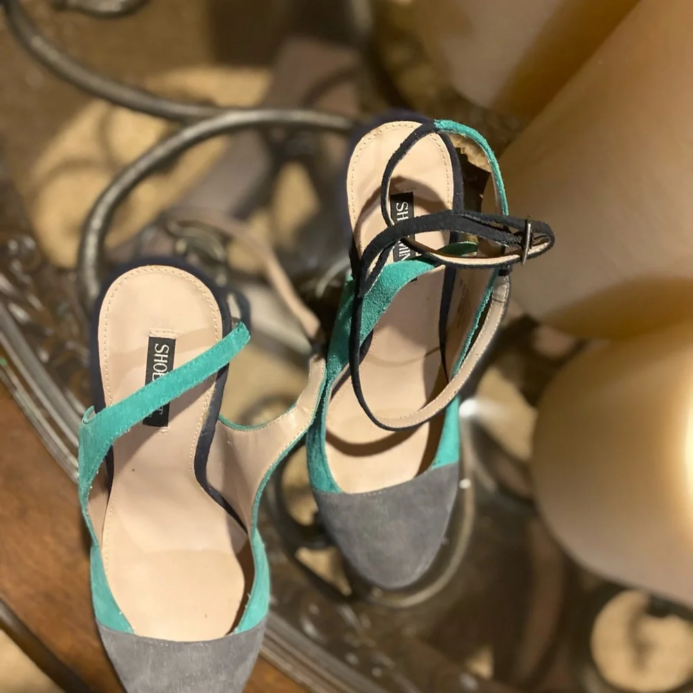 Colorblock Platform Pump - Picture 5 of 10